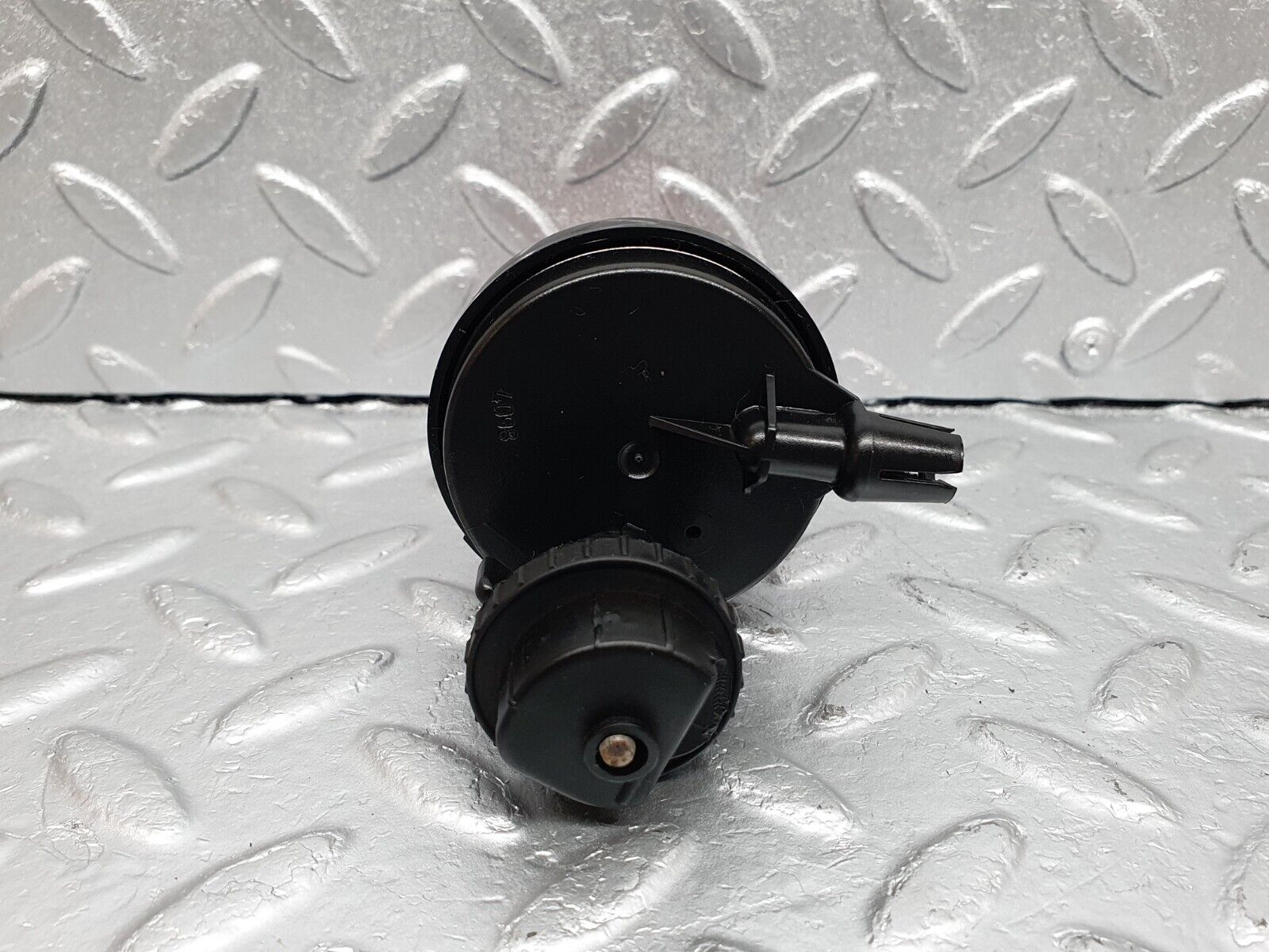 41917 Mercedes-Benz W202 C200 Fuel Tank Flap Cap Vacuum Actuator