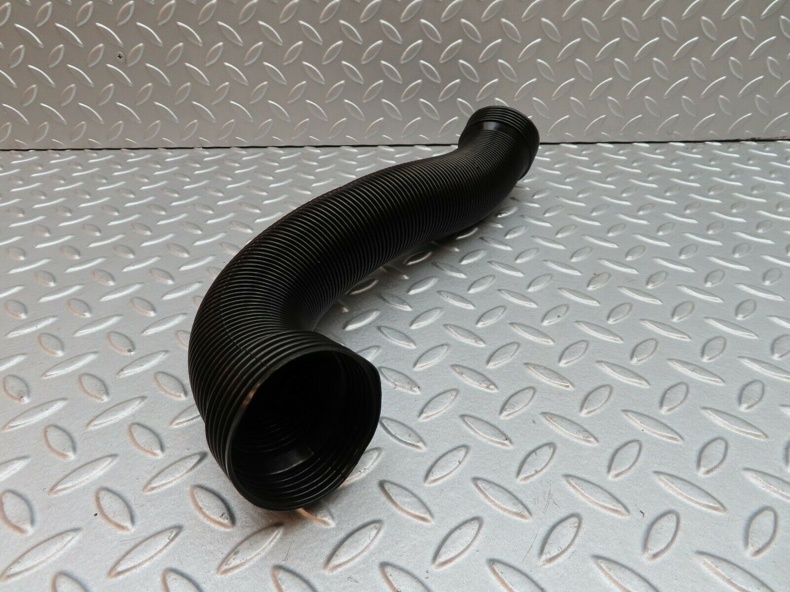 4985 Mercedes-Benz R107 350SL Ventilation Pipe