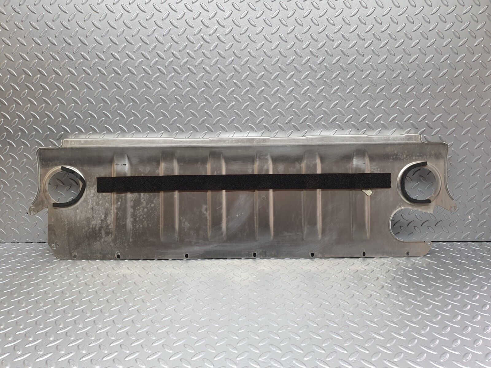 42229 Mercedes-Benz R129 320SL Coupe Fuel Tank Rear Cover
