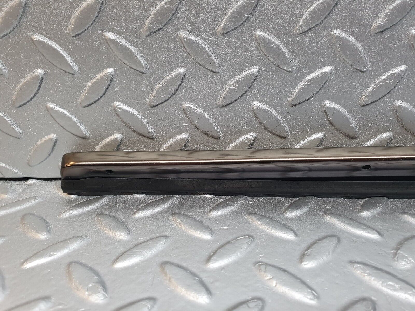 42610 Mercedes-Benz R129 320SL Coupe Trunk Lid Handle Trim 1297580396
