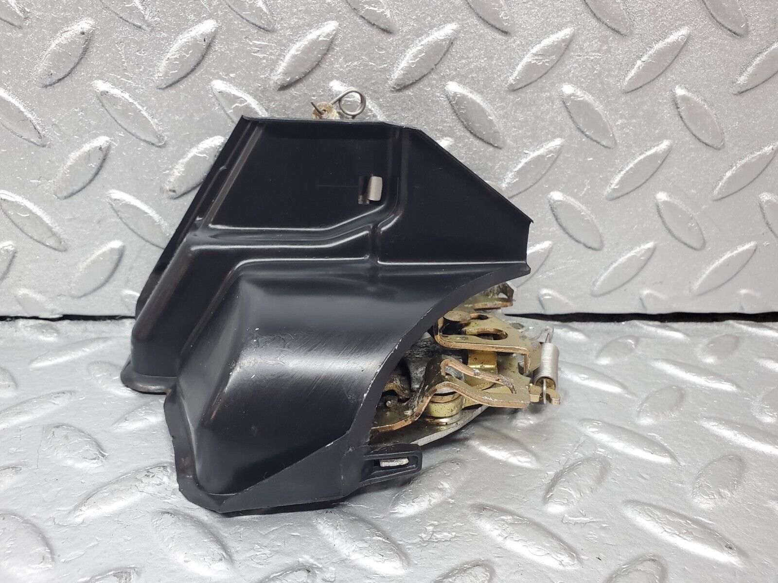 45622 Mercedes-Benz W126 420SE Rear Right Door Lock Mechanism 1237230208