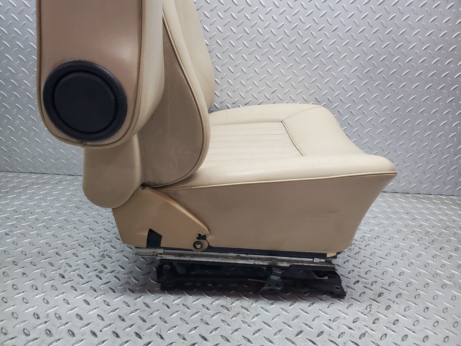 45869 Mercedes-Benz W126 420SE Front Left Electric Seat Leather Beige 1269102650