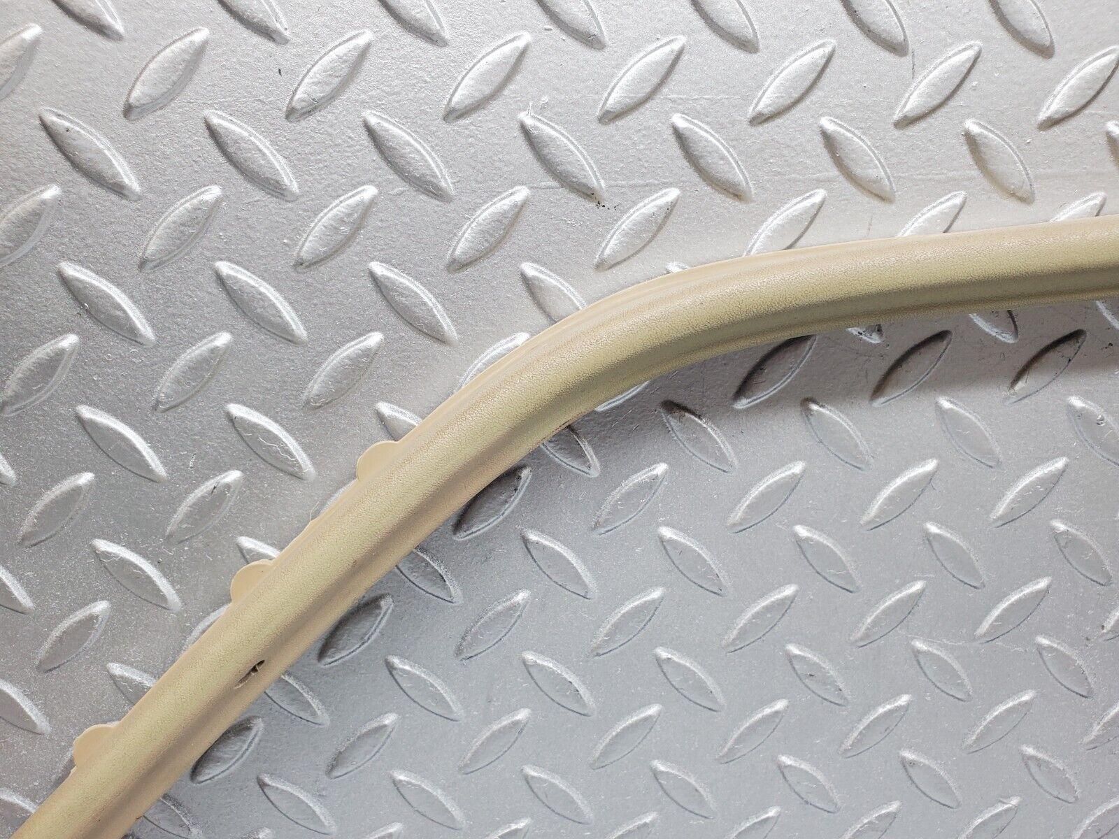 45862 Mercedes-Benz W126 420SE Rear Left Door Window Frame Cover 1267350571