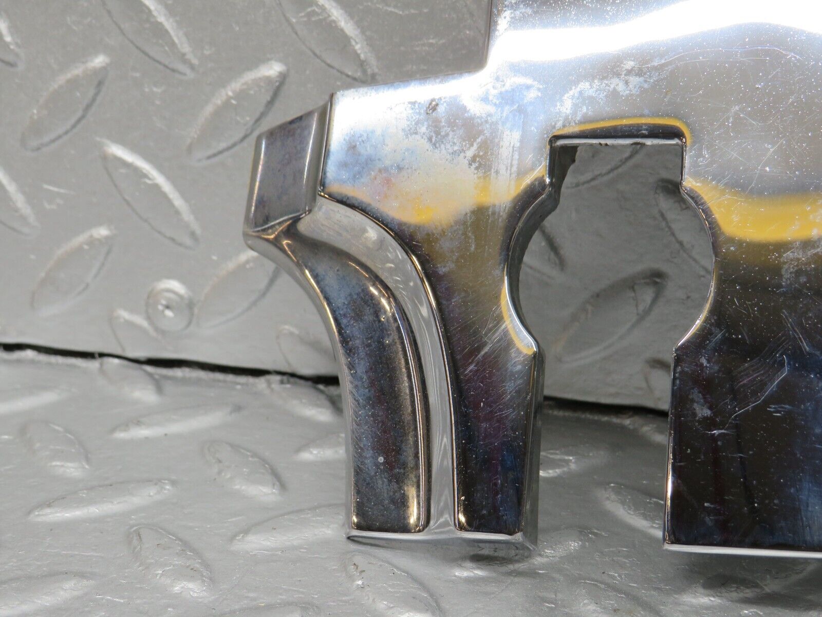 40006 Mercedes-Benz R107 350SL B Pillar Chrome Cover Left 1076930135
