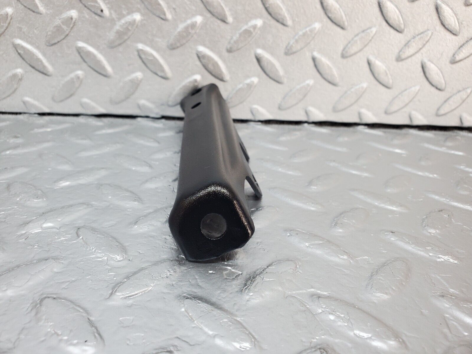 45239 Mercedes-Benz R129 300SL Coupe Air Intake Manifold Bracket