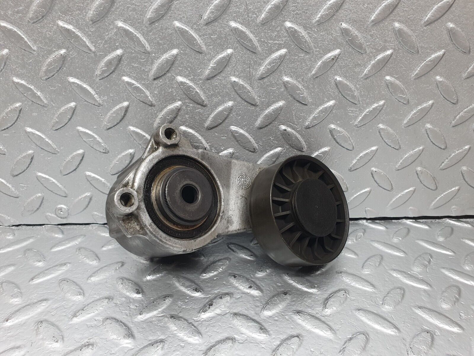 42722 Mercedes-Benz W201 190 2.0L Belt Tensioner Pulley 1022023640 6012000970