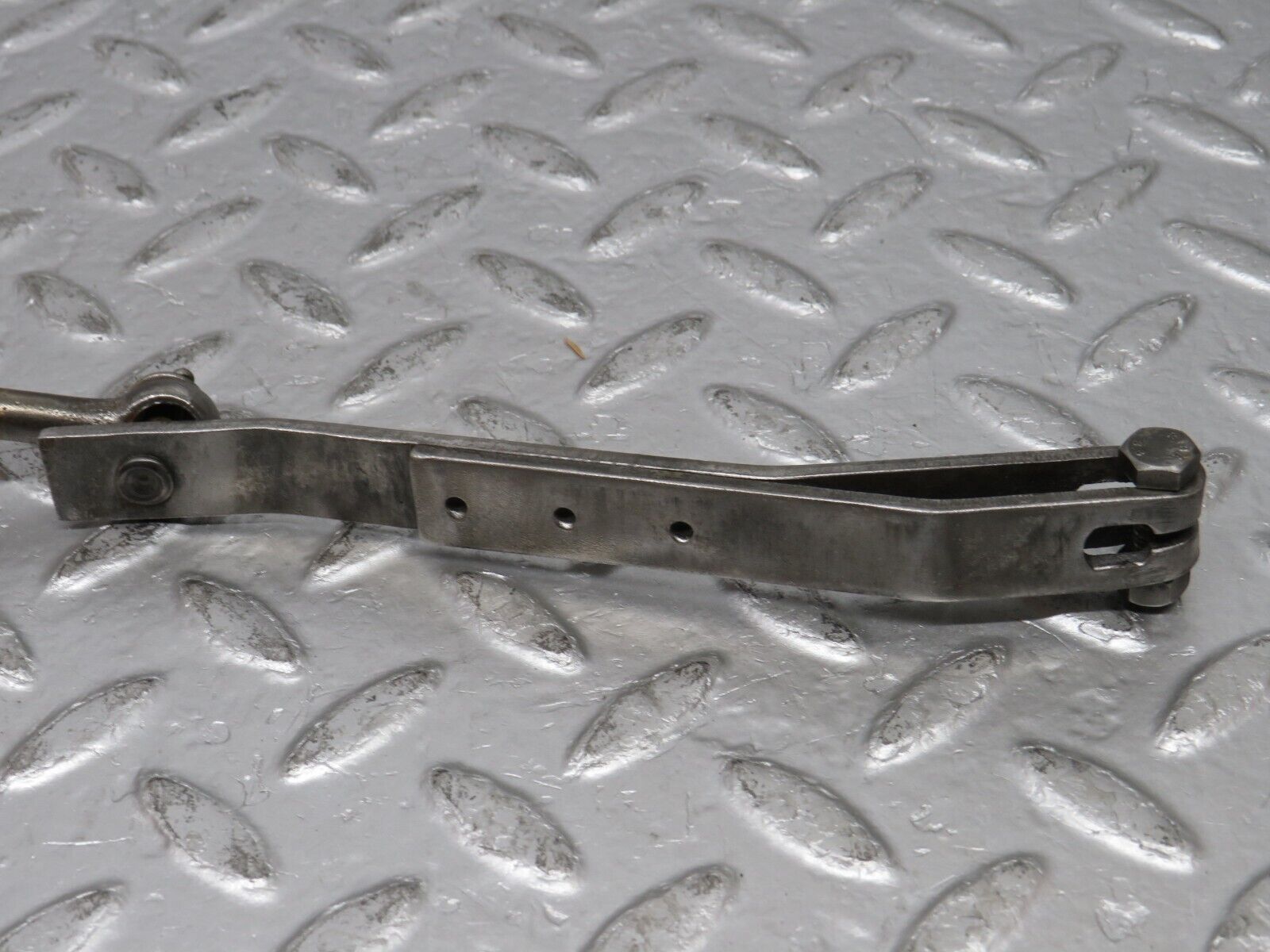 32809 Mercedes-Benz C107 R107 350 V8 Gearbox Linkage