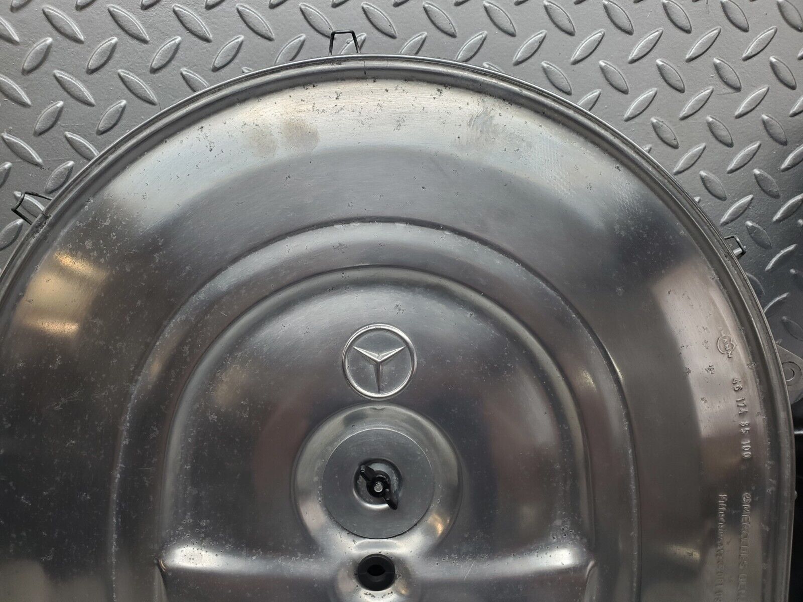 45872 Mercedes-Benz W126 420SE Aluminium Air Filter Box Housing 0130946802