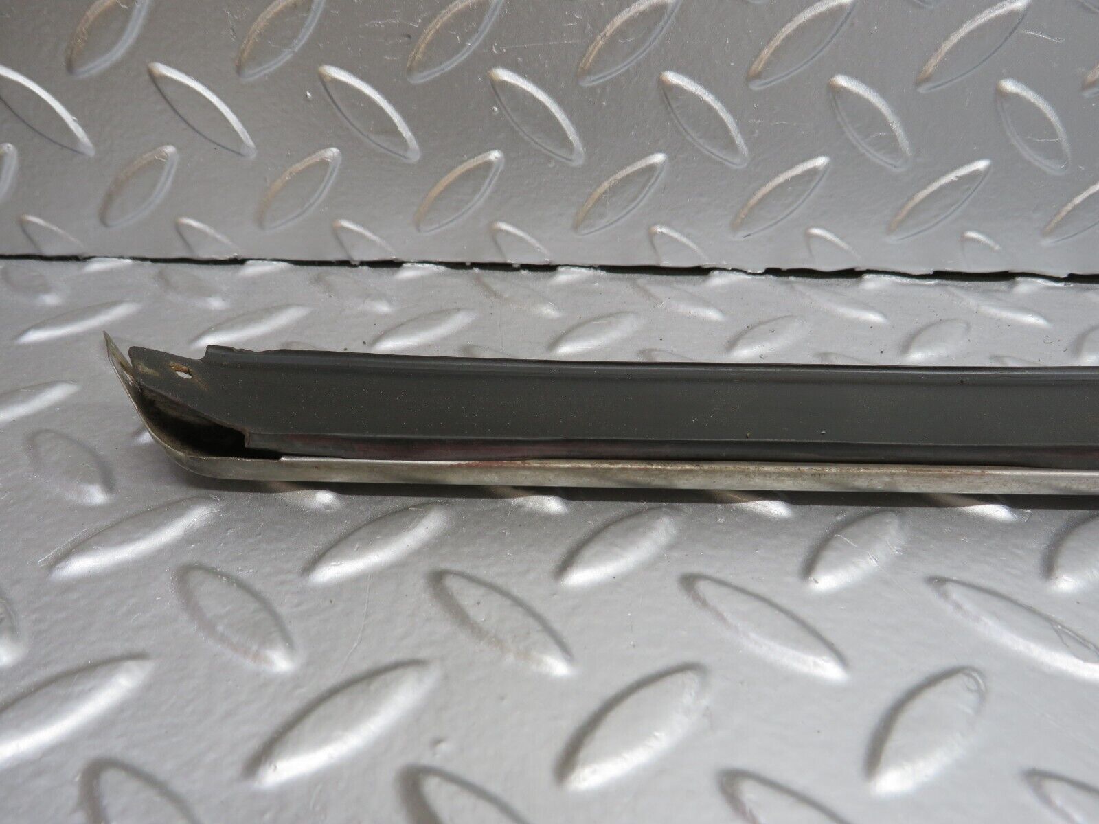 40199 Mercedes-Benz R107 Right Skirt Chrome Trim Strip