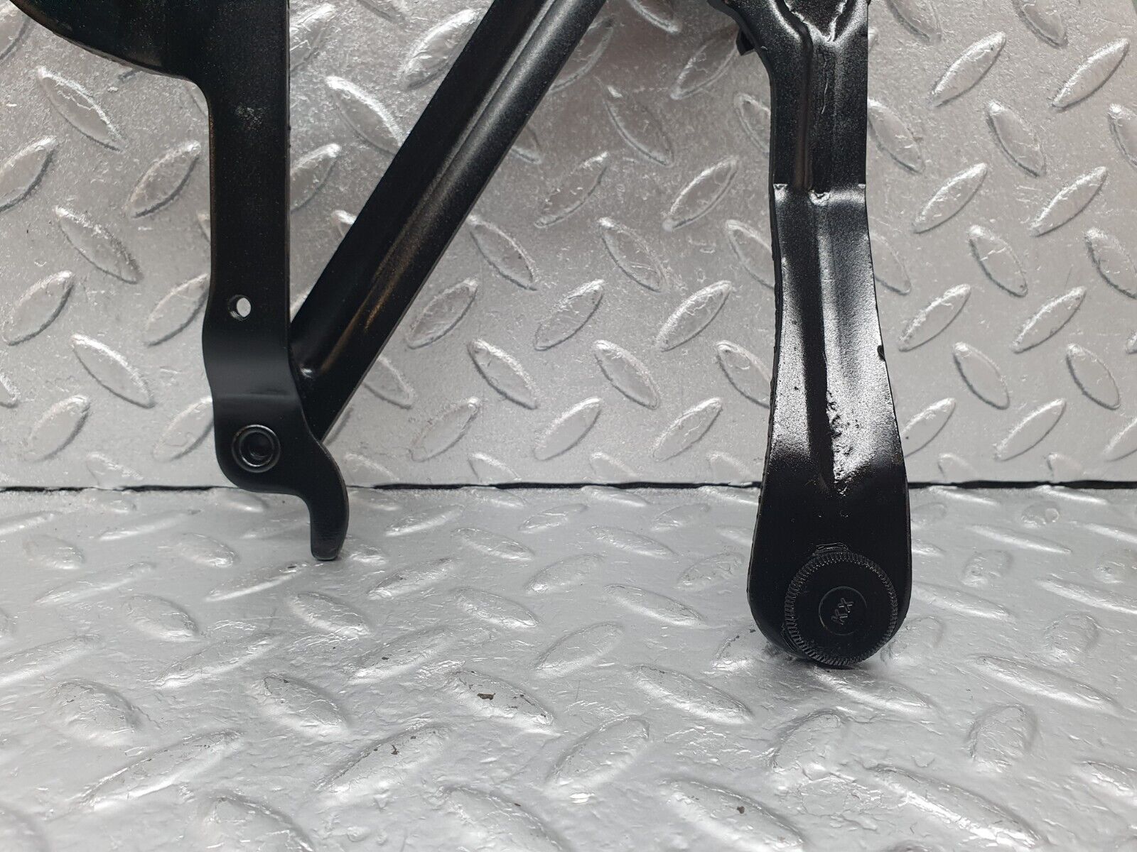 43945 Mercedes-Benz C123 230CE Coupe Bonnet Hinge Right Side