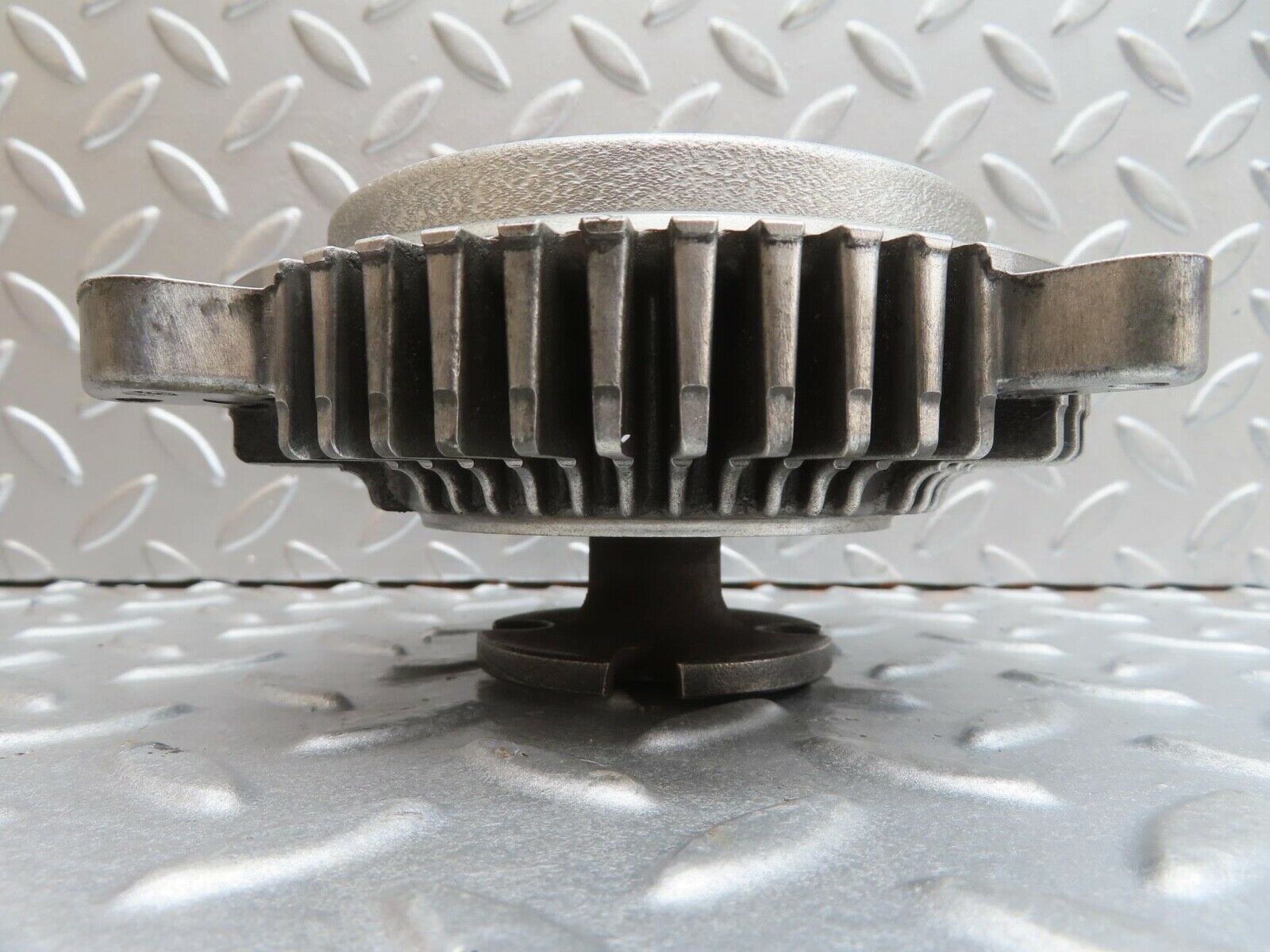 13720 Mercedes-Benz R107 450SL Engine Cooling Fan Clutch 1162000122