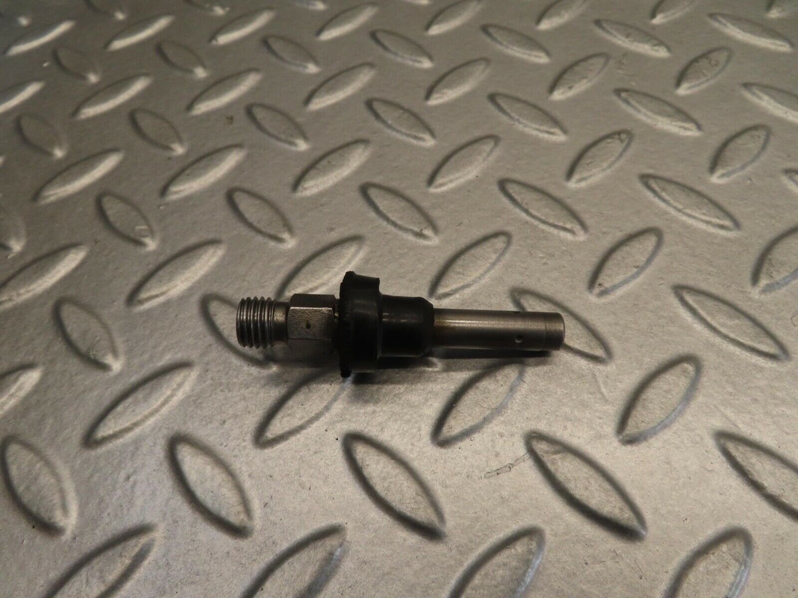 11732 Mercedes-Benz R107 450SL Fuel Injector Bosch