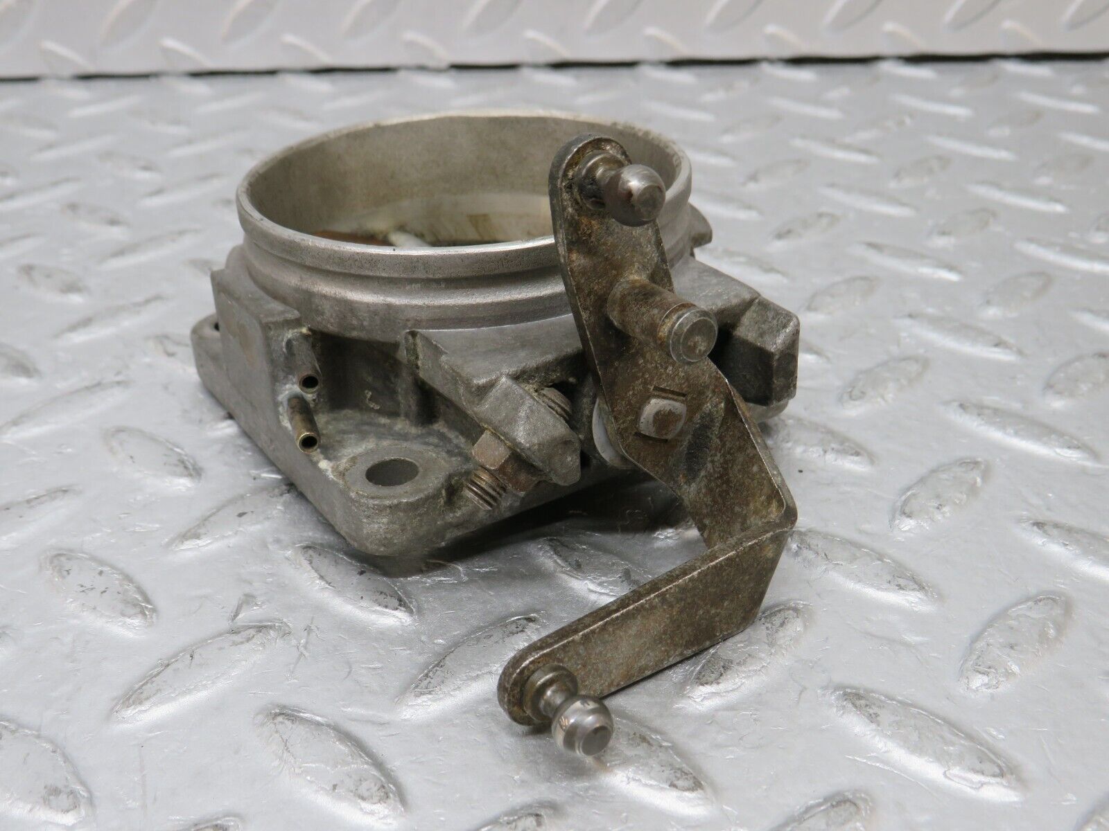 35431 Mercedes-Benz R107 280SL Throttle Body Valve 0011404153