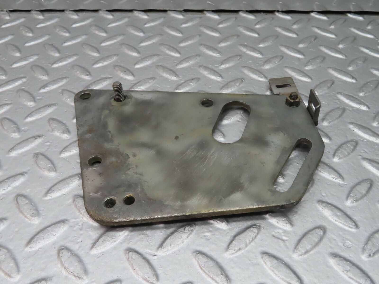 20681 Mercedes-Benz R107 450SL Power Steering Pump Bracket