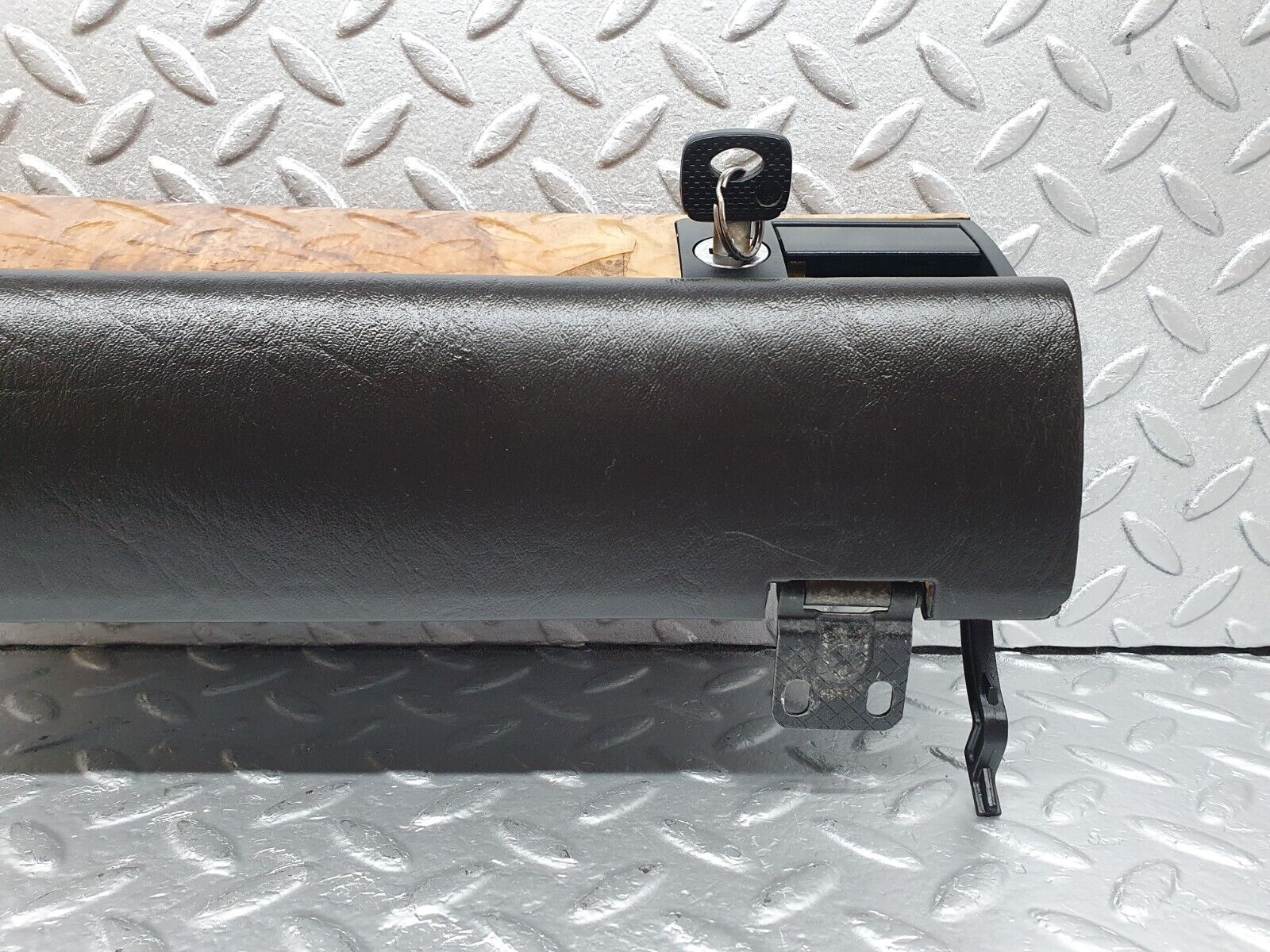 43708 Mercedes-Benz C126 380SEC Coupe Glove Box Door With Key