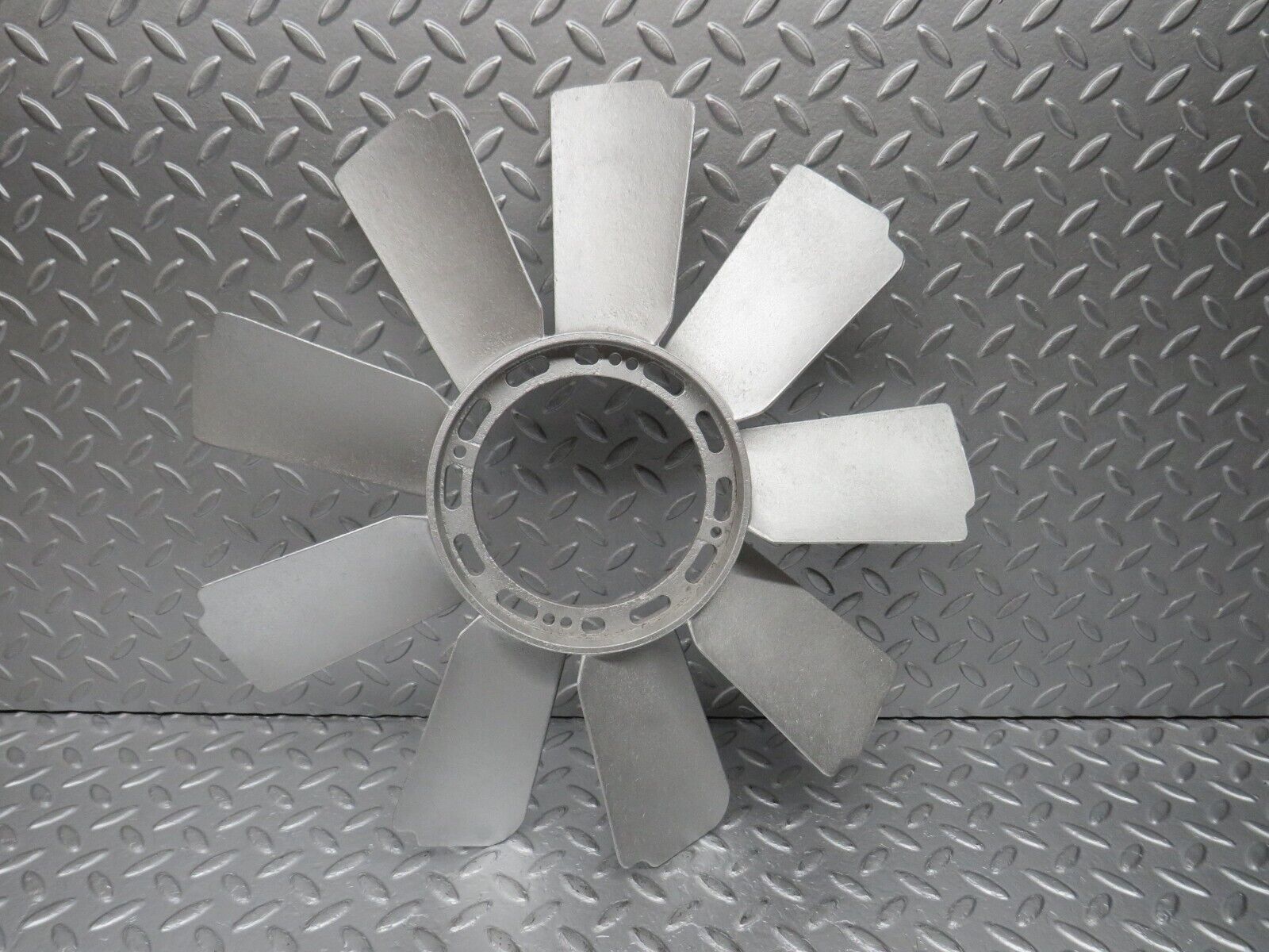 39220 Mercedes-Benz R107 500SL Engine Cooling Fan 1162051906