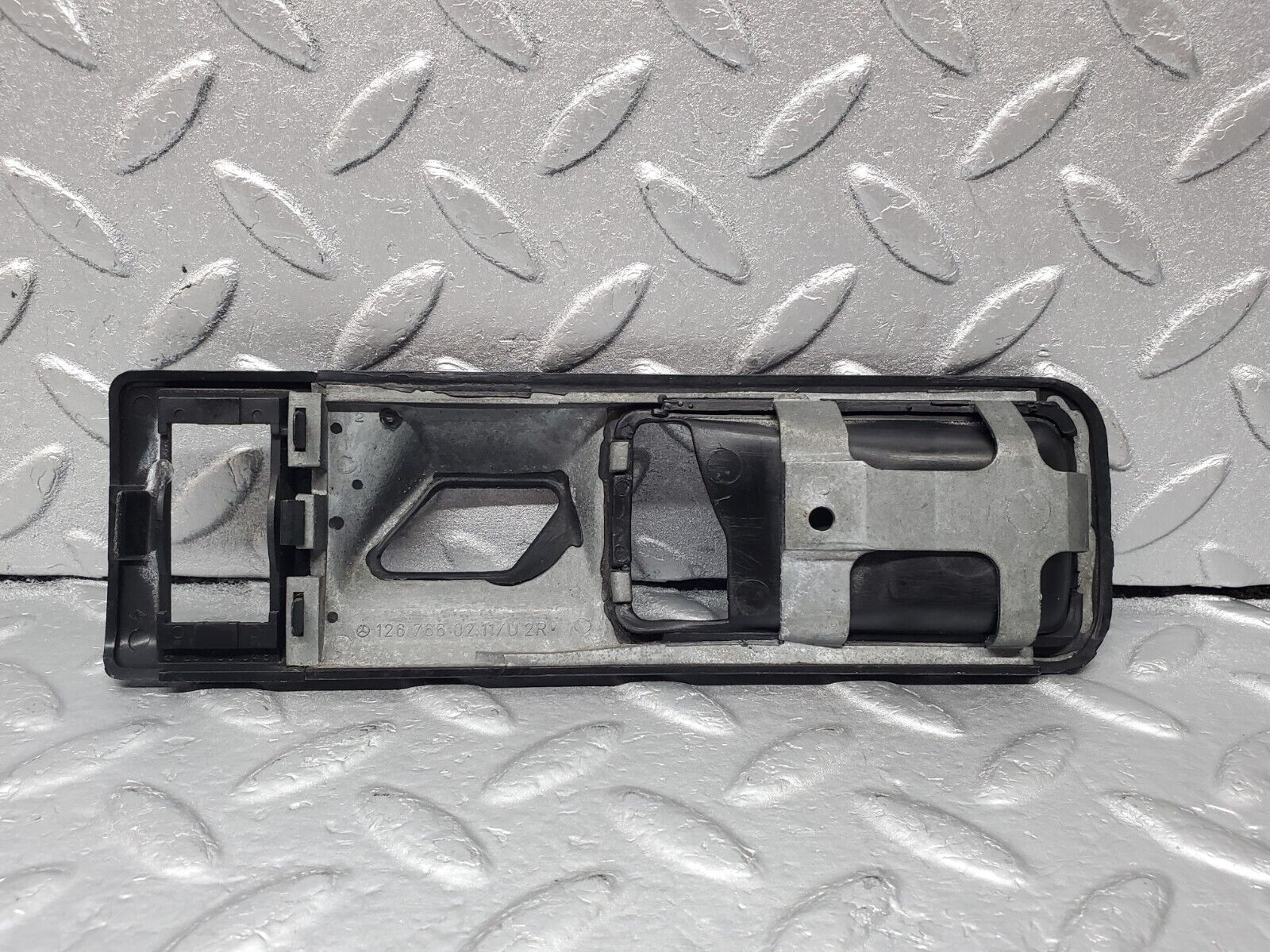 45895 Mercedes-Benz W126 420SE Rear Interior Door Handle Frame Right 1267660211 1267660491