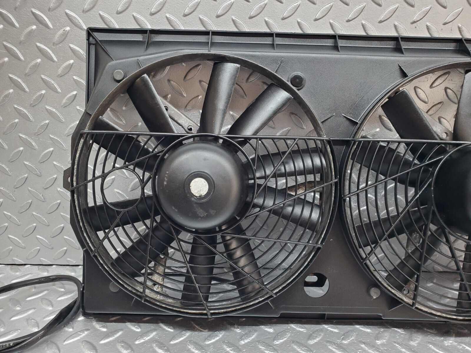 45176 Mercedes-Benz R129 300SL Coupe Radiator Cooling Fan 1295050555 1295409908