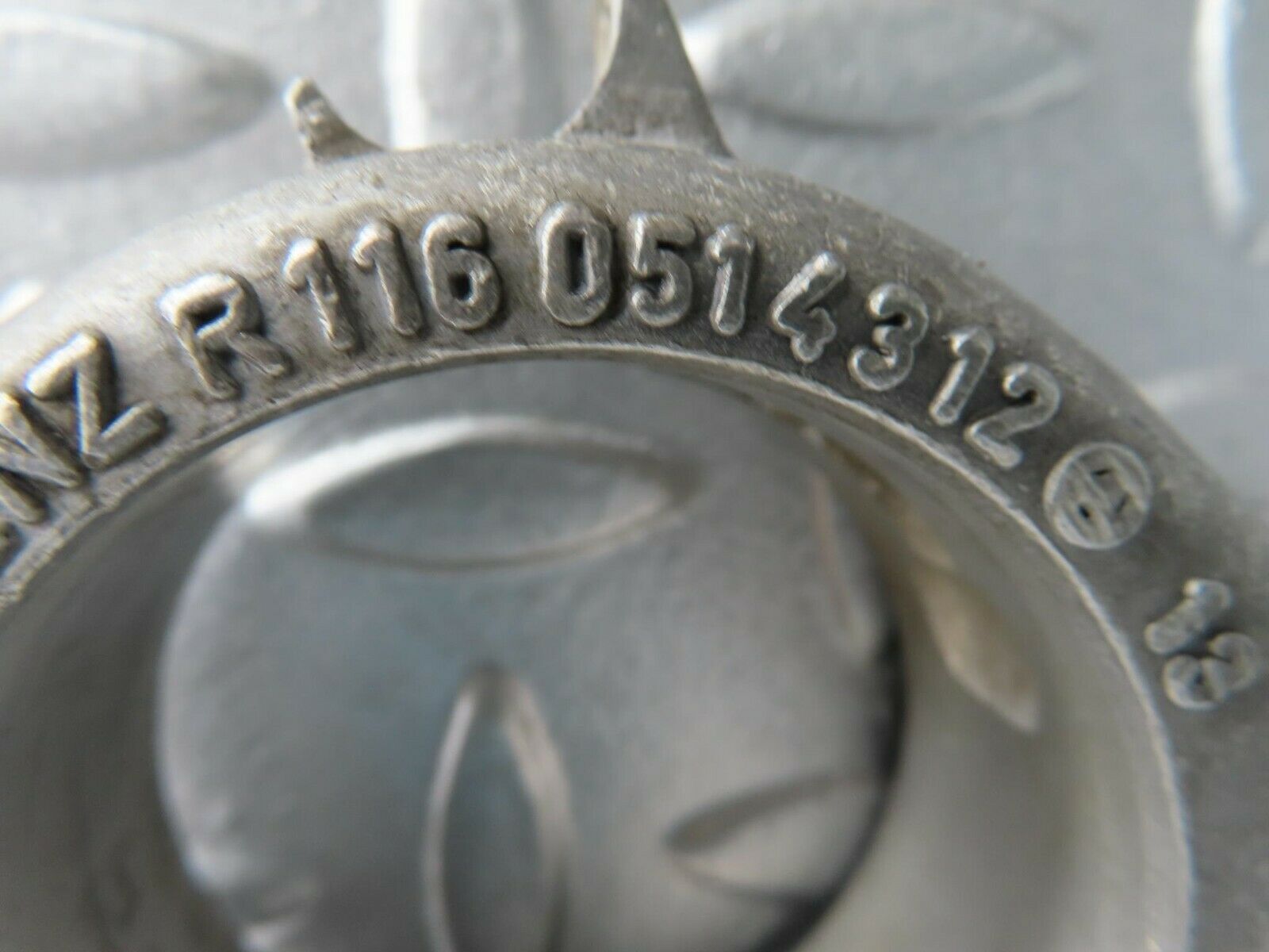 15643 Mercedes-Benz R107 450SL Camshaft Tower Bearing 1160514312