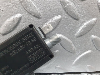 41856 Mercedes-Benz W202 C200 Radio Ariel Antenna Amplifier Booster 2028201989