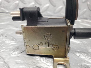 W124 Cabriolet vacuum control valve used OEM