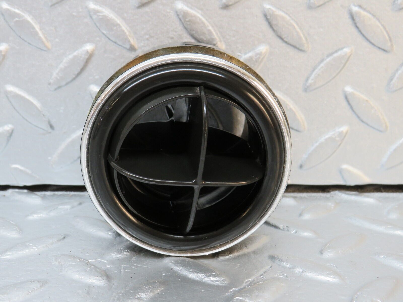 39821 Mercedes-Benz R107 350SL Dashboard Air Vent