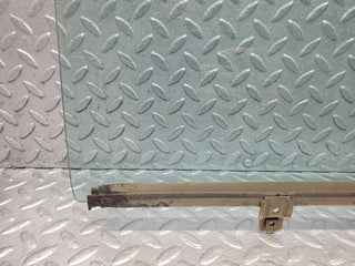 S123 Wagon rear right window glass used OEM