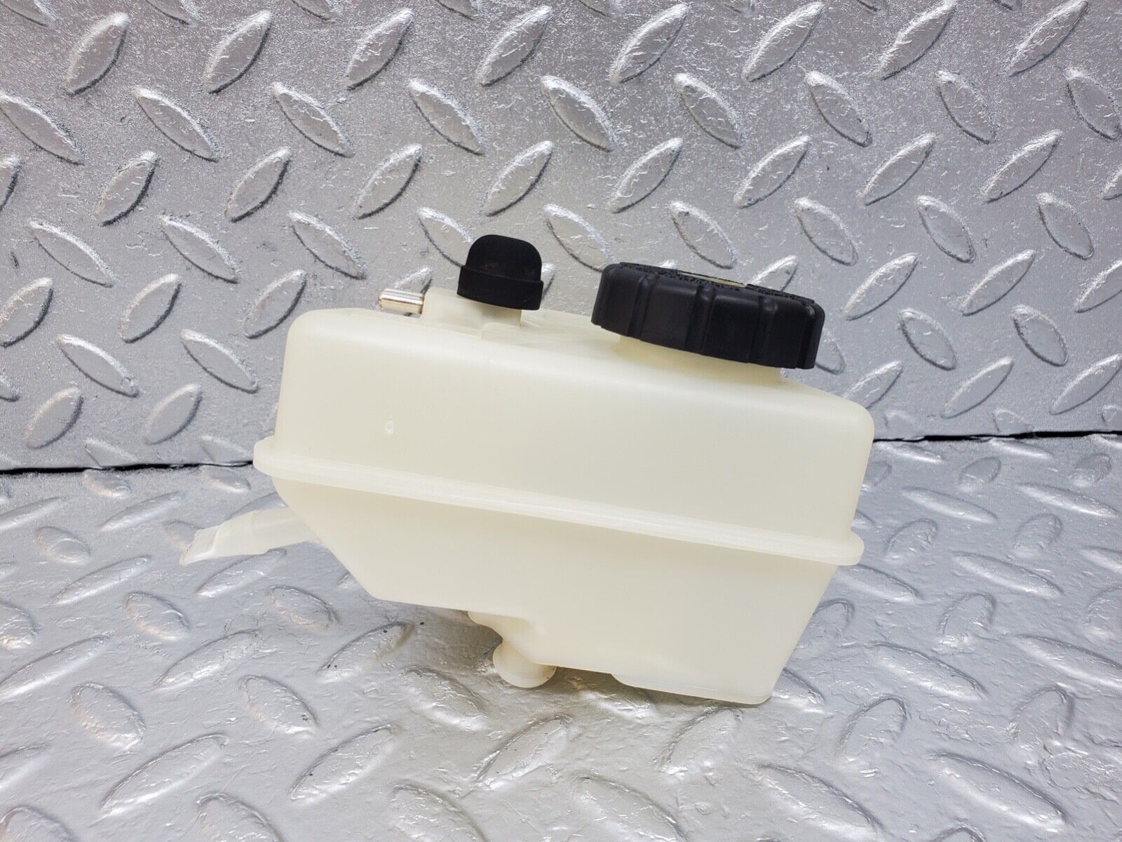 44656 Mercedes-Benz W124 220E Brake Fluid Reservoir Tank 2024300002