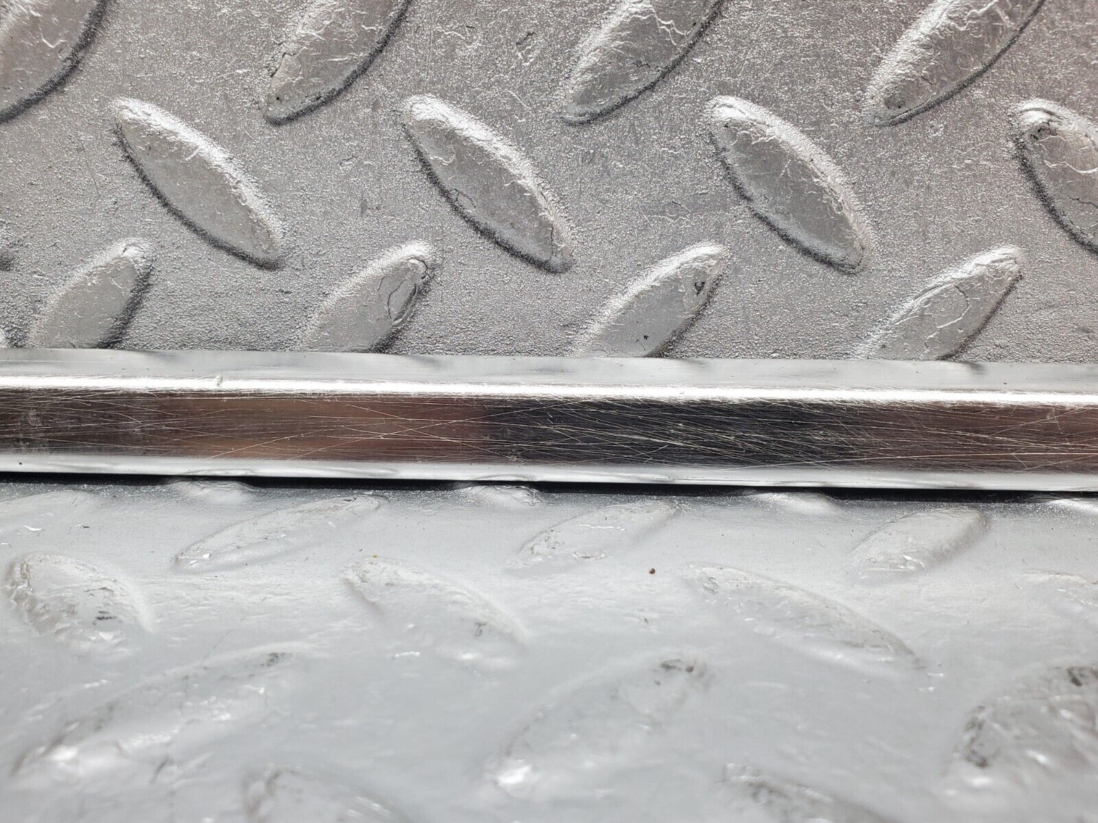 44542 Mercedes-Benz W123 280E Front Right Door Chrome Moulding Trim