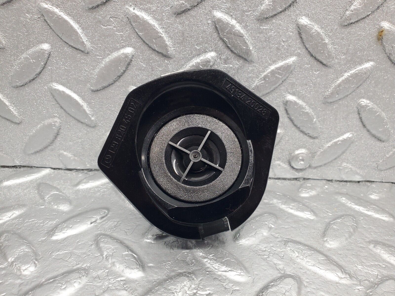 43712598