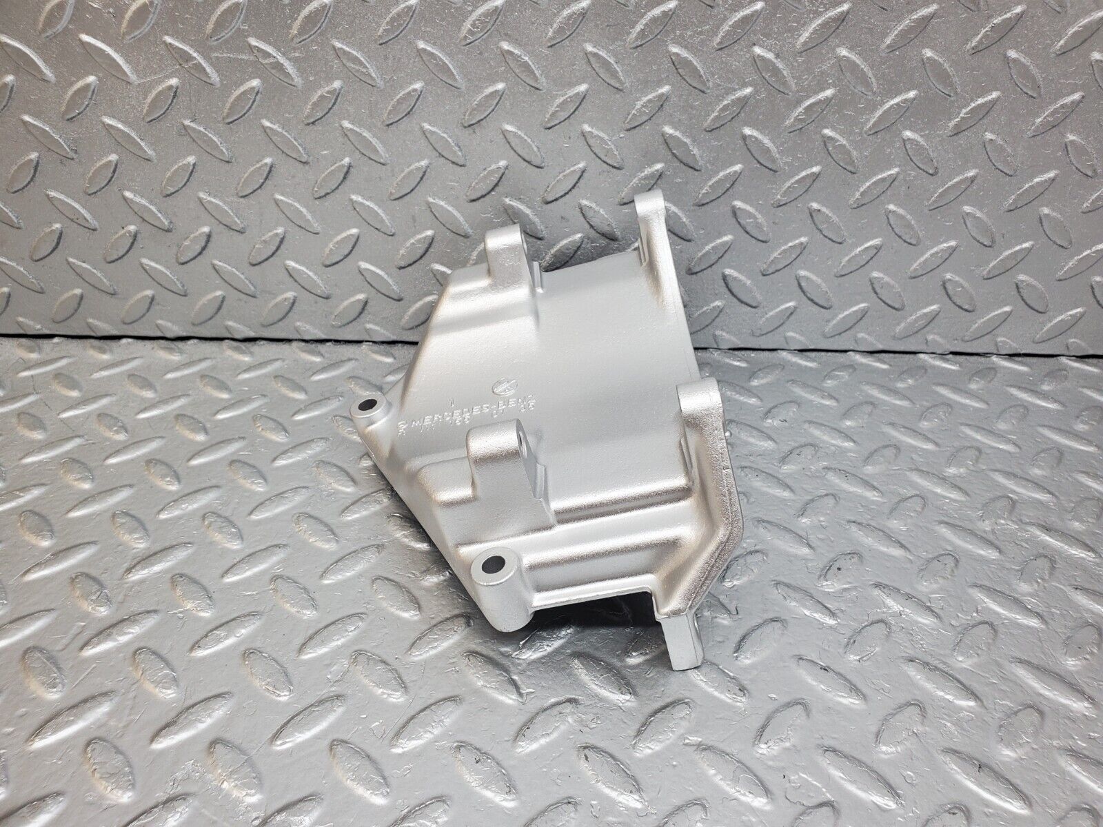 44684 Mercedes-Benz W124 220E AC Compressor Support Bracket 1111550135