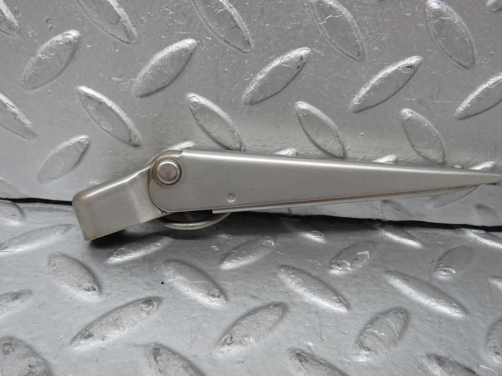 35548 Mercedes-Benz R107 280SL Front Left Windscreen Wiper Arm