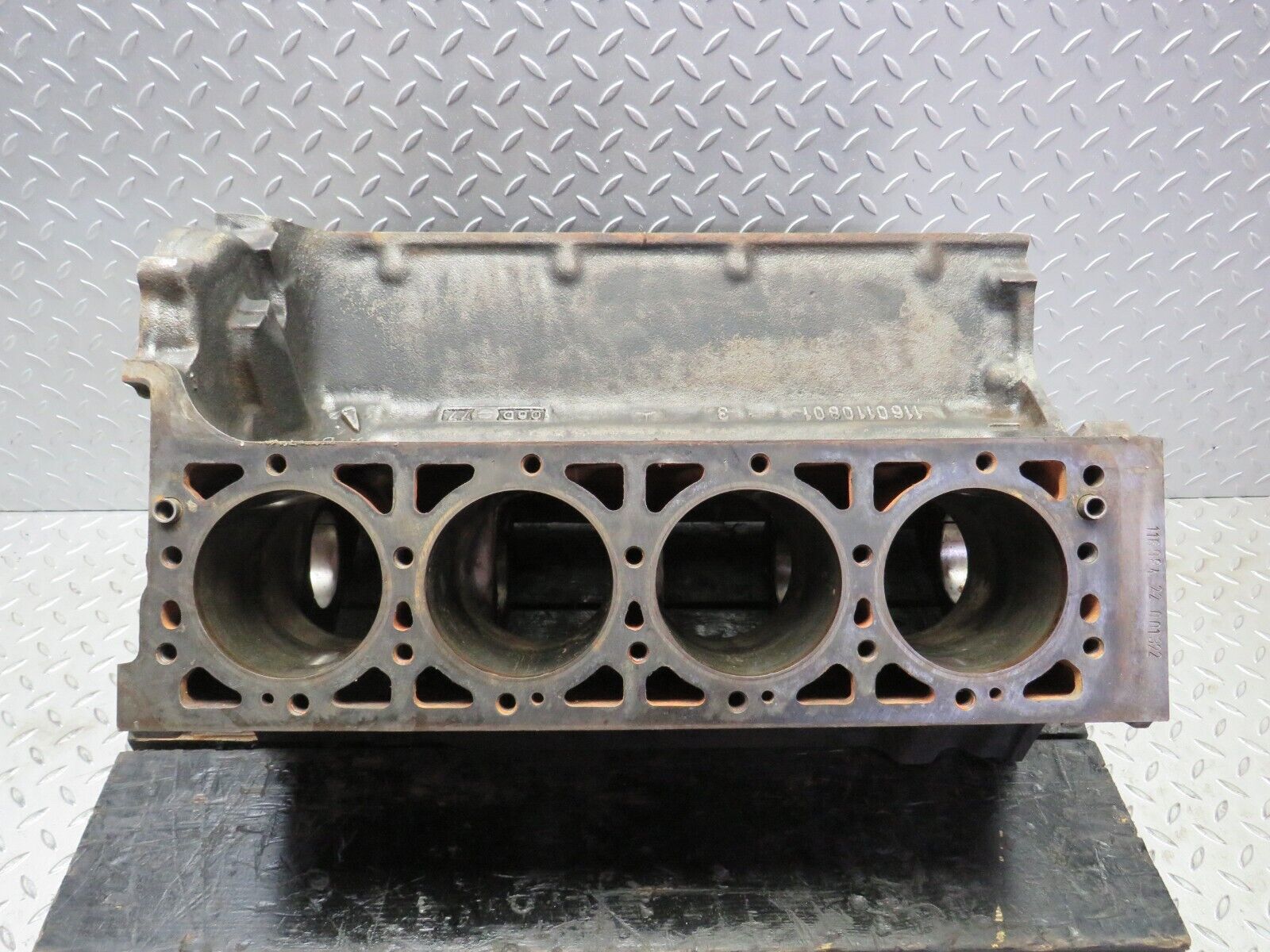 39979 Mercedes-Benz R107 350SL Engine Block 116.984 1160110801