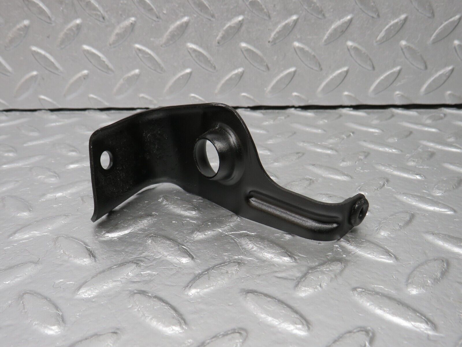 39281 Mercedes-Benz R107 500SL Starter Motor Cable Wire Bracket