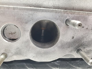 W124 cylinder head used OEM