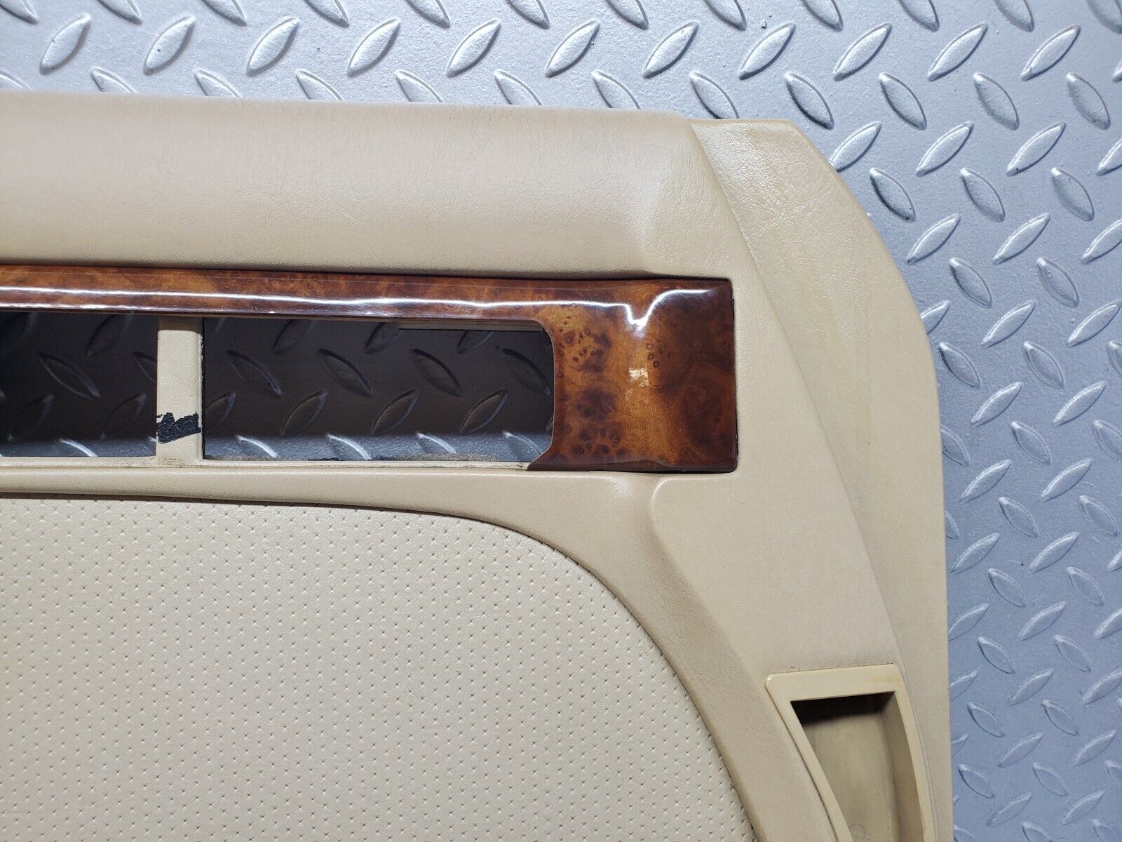 45719 Mercedes-Benz W126 420SE Front Left Door Card Beige 1267270170