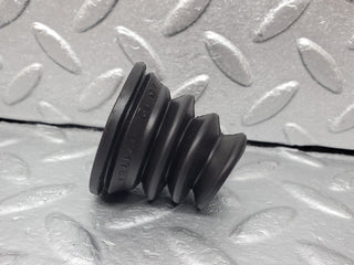 W126 brake servo vacuum pipe rubber cover used OEM