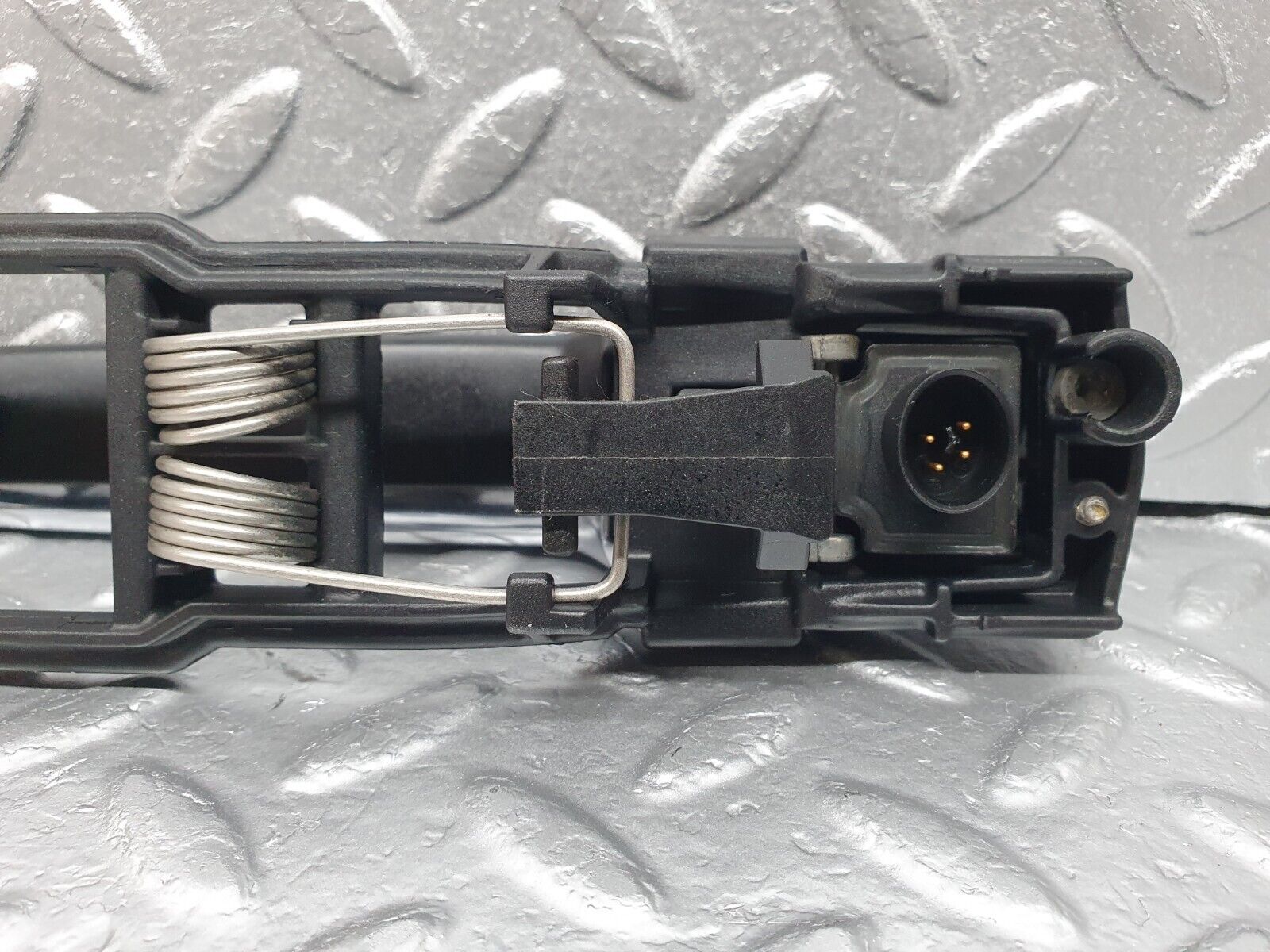 42035 Mercedes-Benz W202 C200 Front Left Exterior Door Handle No Key