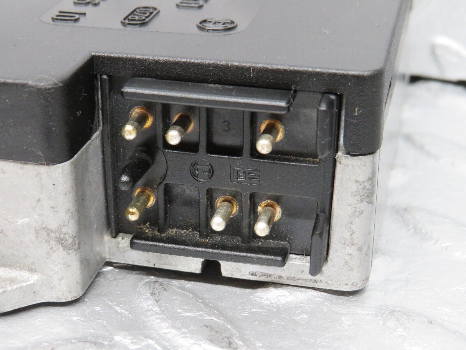 39100 Mercedes-Benz R107 500SL Crash Sensor Bosch 0038200610 0285001050