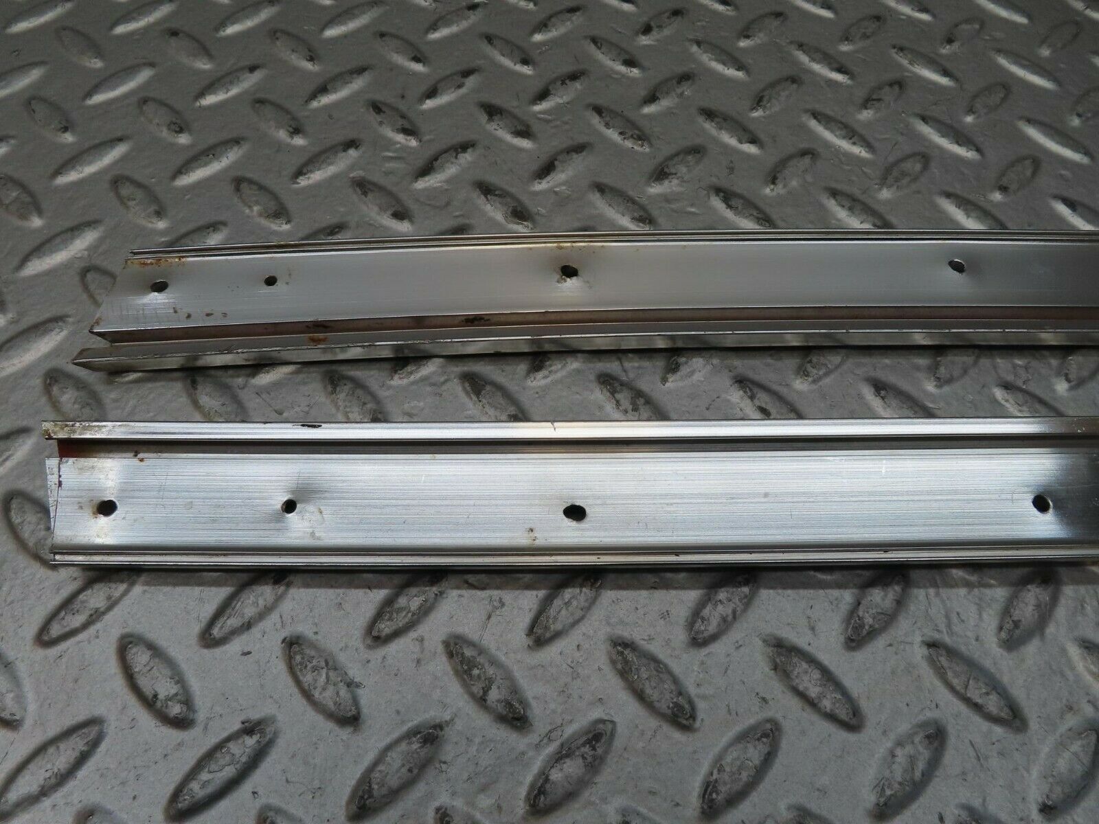 15588 Mercedes-Benz R107 450SL Roof Chrome Moulding Trim Left And Right