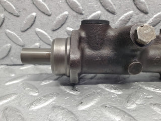 R107 SL brake master cylinder used OEM