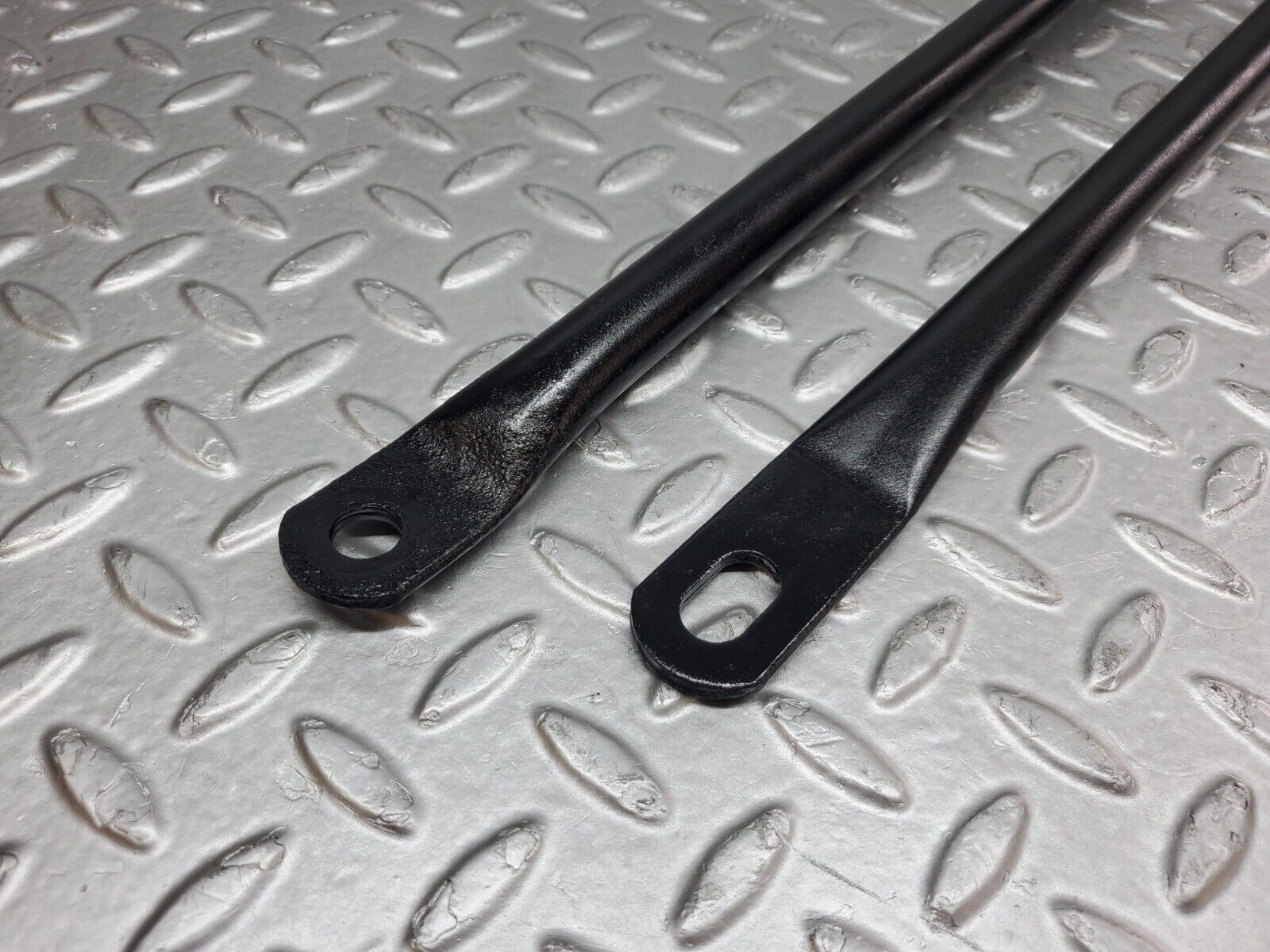 45317 Mercedes-Benz R129 300SL Coupe Rear Suspension Anti Roll Bar Support Bar 2x