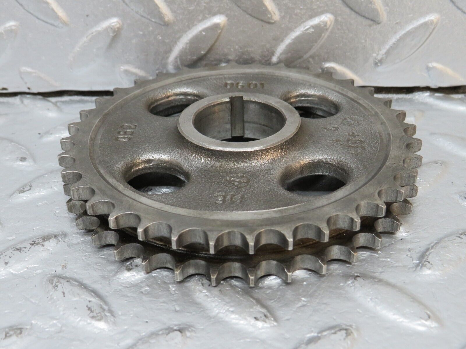 39938 Mercedes-Benz R107 350SL Camshaft Timing Gear 1160520601