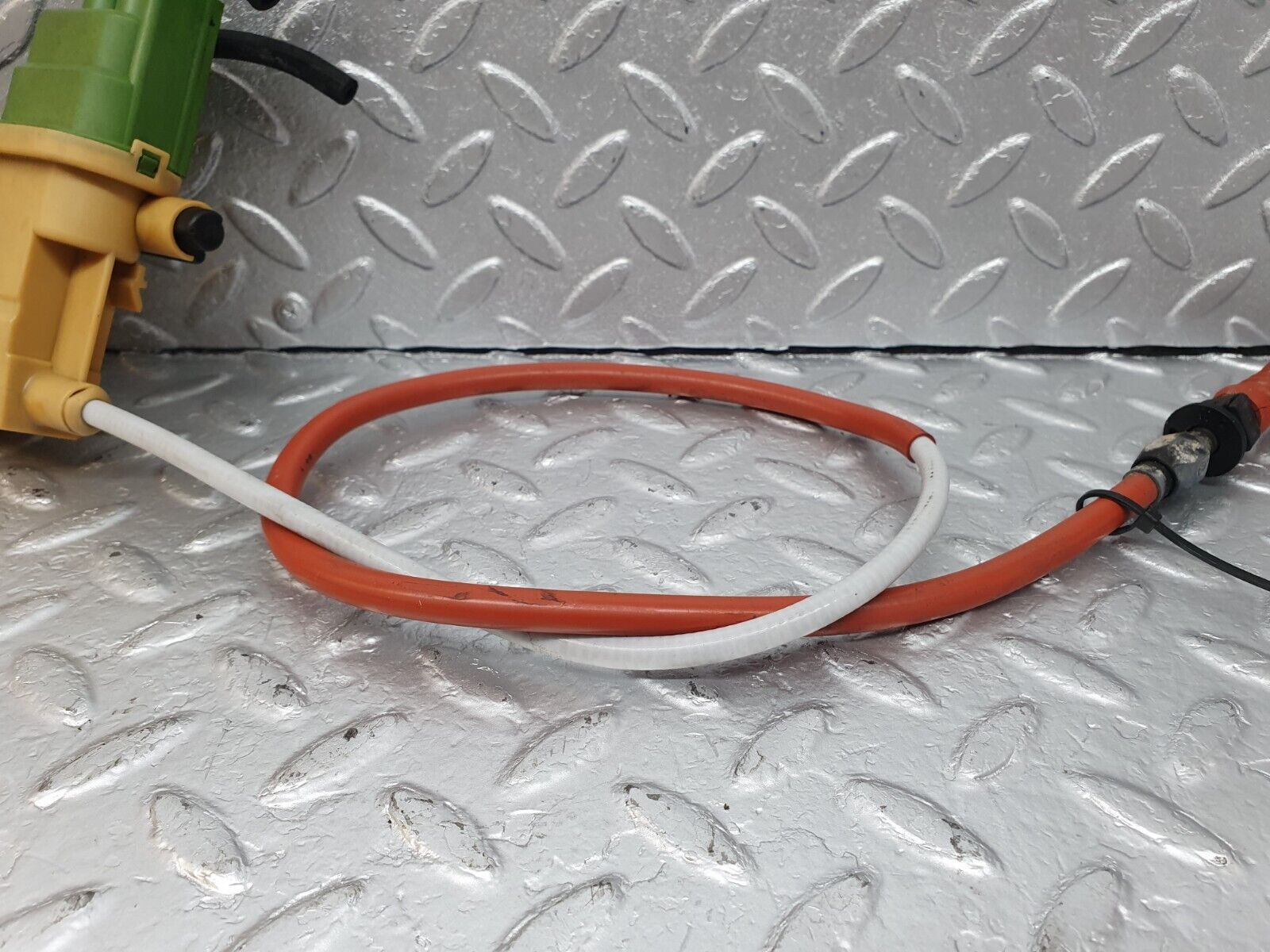 42579 Mercedes-Benz R129 320SL Coupe Automatic Gearbox Kickdown Cable 1242701673