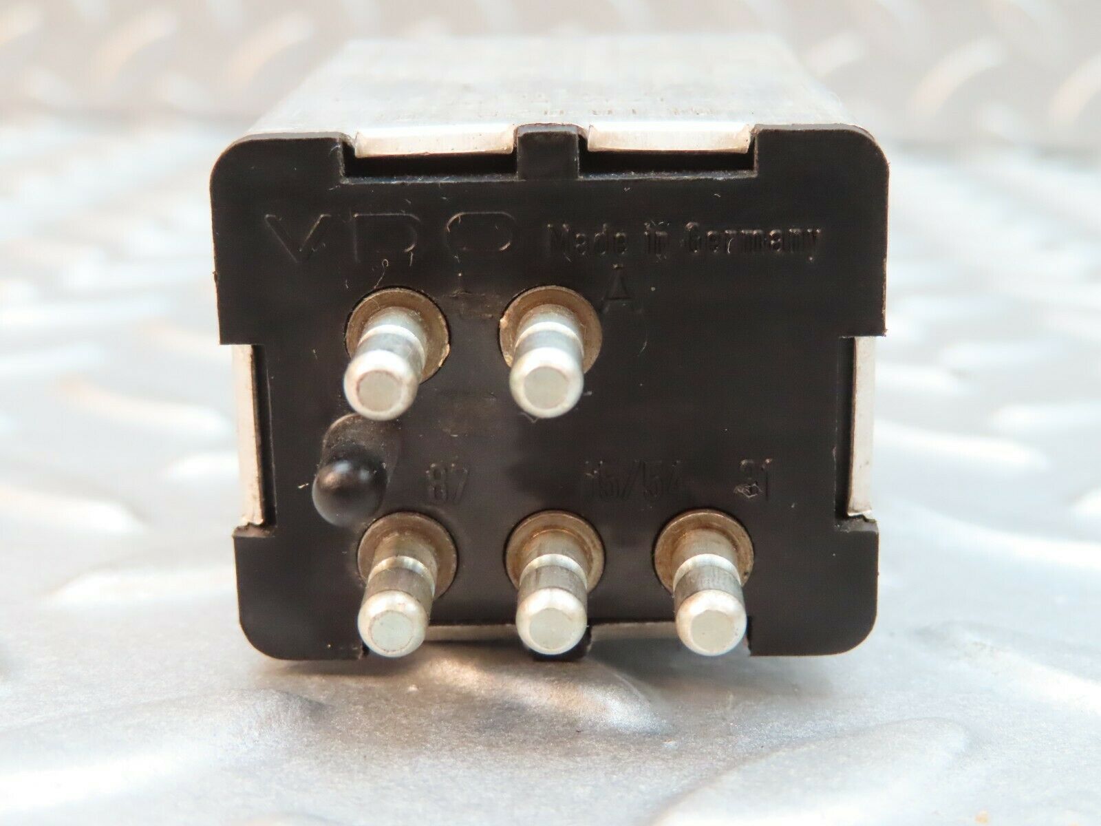 4959 Mercedes-Benz R107 350SL Heated Window Relay 1078200110