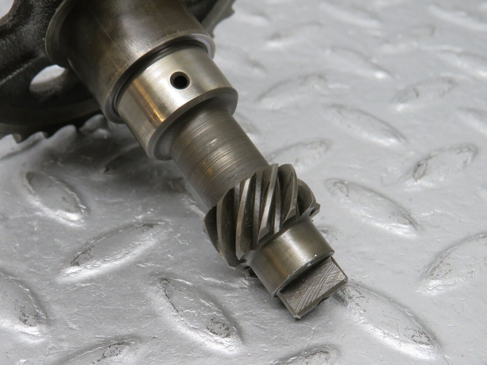 39144 Mercedes-Benz R107 500SL Camshaft Intermediate Timing Gear 1161570414