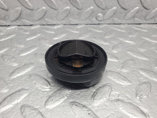 W124 engine oil filler cap used OEM