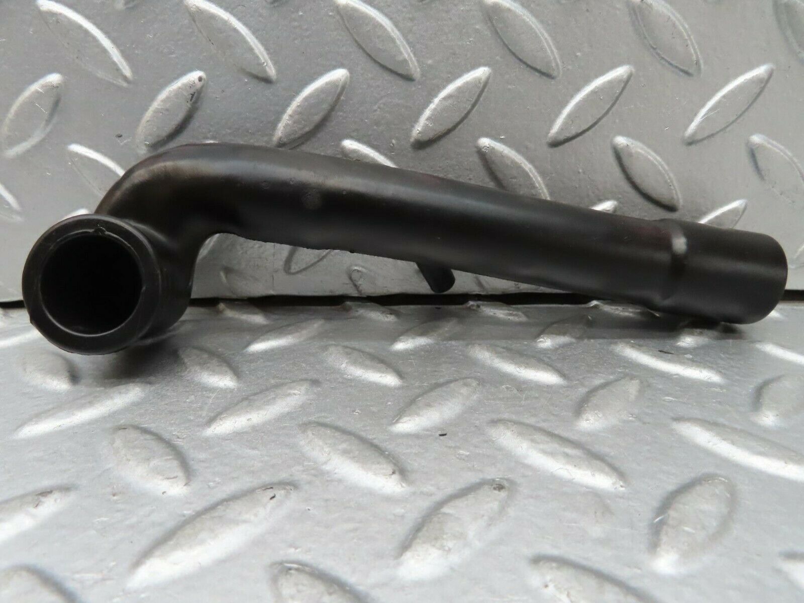 15686 Mercedes-Benz R107 450SL Crankcase Breather Hose 1160940791