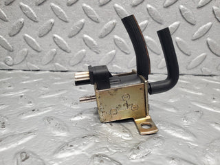 W124 Cabriolet vacuum control valve used OEM