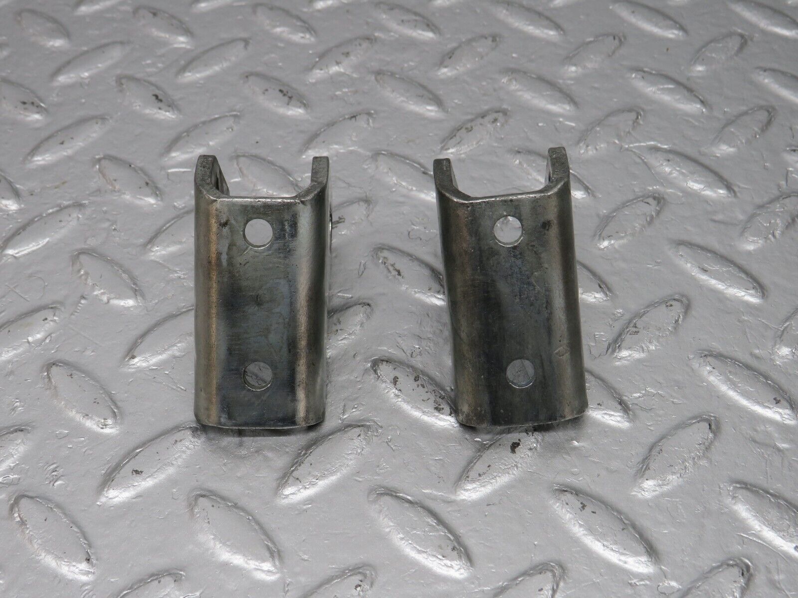 40053 Mercedes-Benz R107 350SL Soft Top Bracket Pair